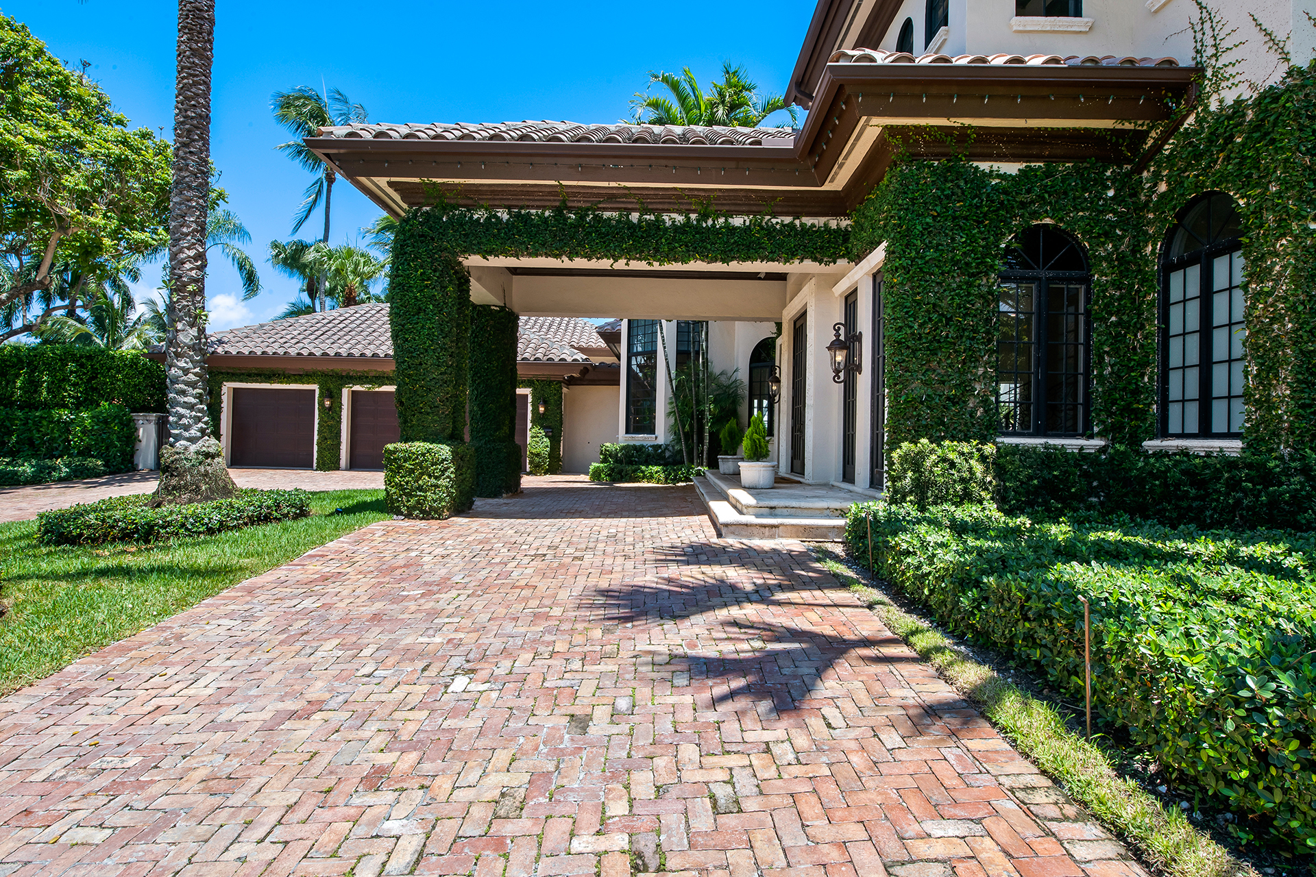 Florida Luxury Home Group: Casa Royale